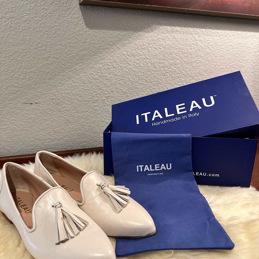 Women's Cream Loafers